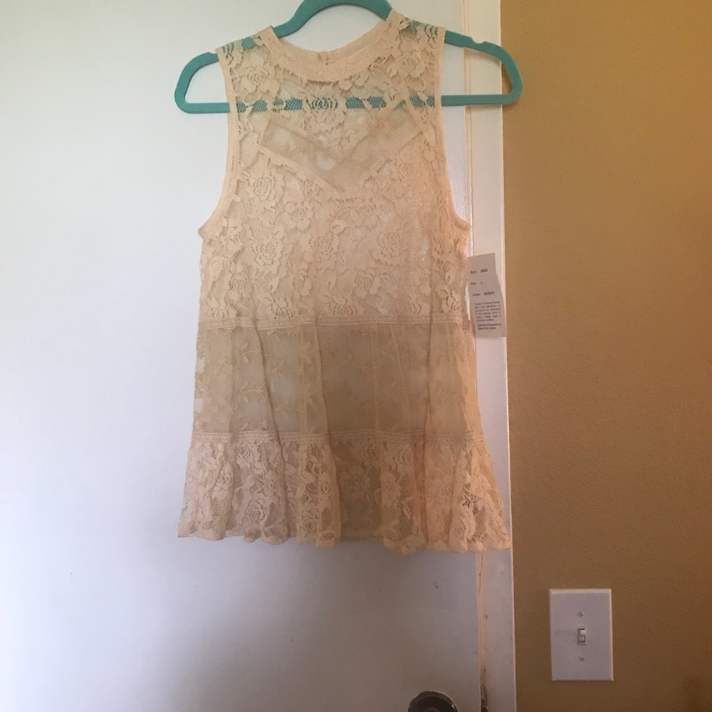 NWT cream lace sleeveless top